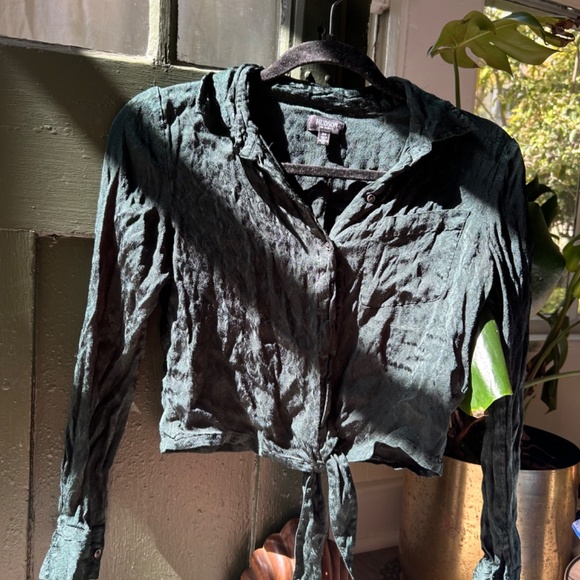 Hudson Cropped Button Up - Picture 2 of 4